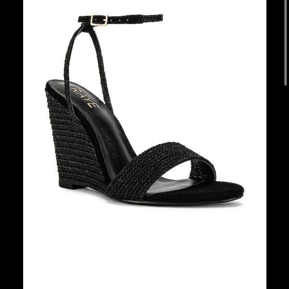 Lagoon Heel
RAYE in black